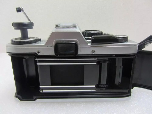 Olympus OM10 Camera, Auto-S 50mm 1:1.8 Lens, Case Winder 2 & Instructions - Picture 8 of 10