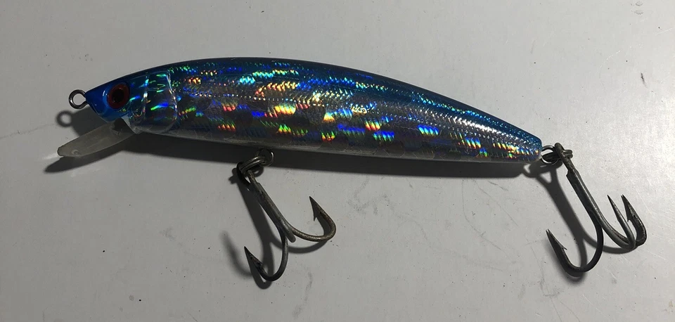 Yo-Zuri.F Crankbait Blue White Used 4 1/4” Shallow Diver Foto 3 de 4