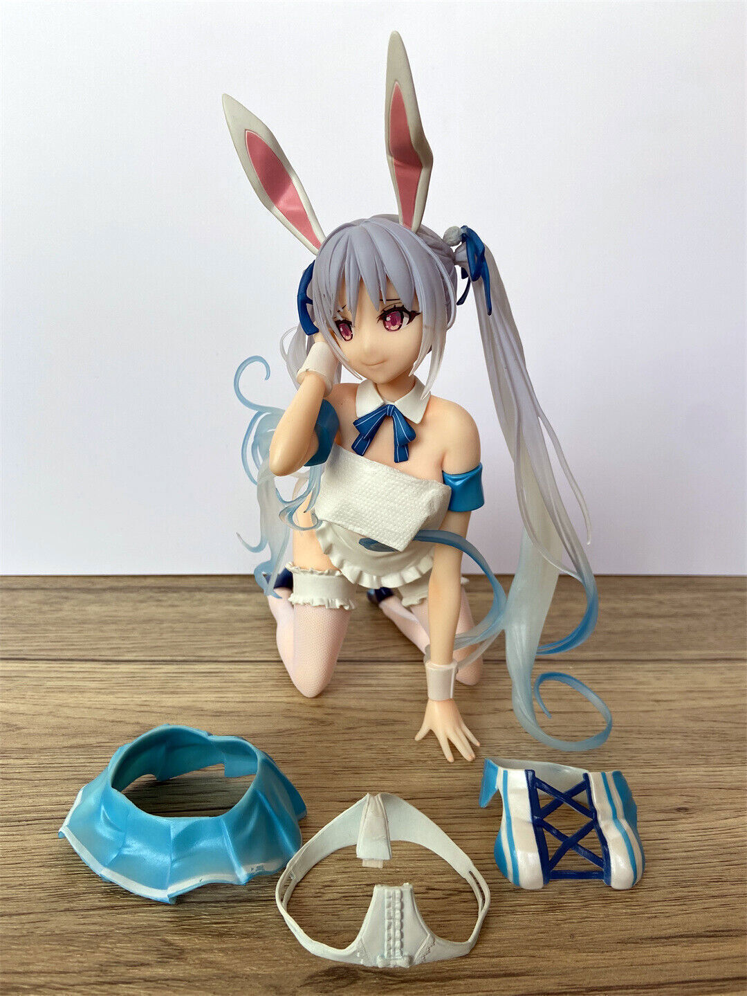 Chris クリス 1/4 フィギュア　海外製 Amazon.co.jp: 软体 ソフト Chris-Aqua Blue Bunny Ver. 1/4