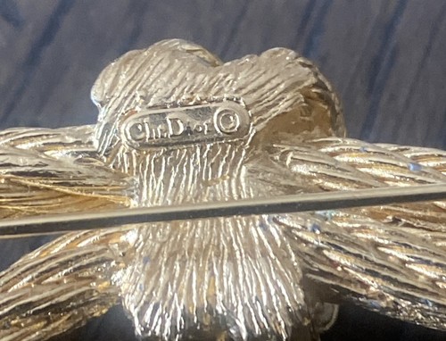 Vintage CHRISTIAN DIOR Designer Gold Tone Textured Rope Knot Pin Brooch - Picture 6 of 7