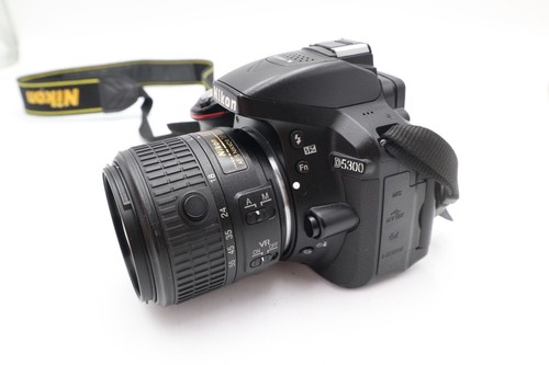 Nikon D5300 24.2MP Camera DSLR with 18-55mm, Shutter Count 17498, Very Good Cond - Picture 4 of 10