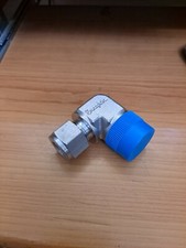 Swagelok SS-810-2-12,    1/2 T x 3/4 NPT elbow