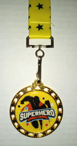 LOT of 2 SUPERHERO RUN MEDALS 2022 Marathon Finisher Metal Running RARE - Bild 3 von 9
