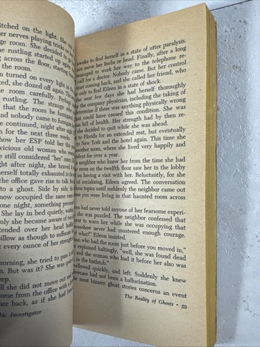 Psychic Investigator Hans Holzer 1968 1975 Vintage Paperback Book - Picture 4 of 4