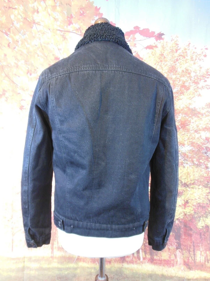 Chaqueta vaquera Mango MNG hombre negra. Reino Unido Hombre Talla Mediana (Talla Pequeña) Foto 2 de 4