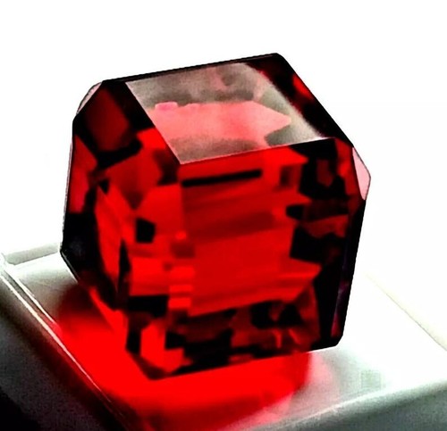 High-Quality 42 Carat Emerald Cut Mozambique Red Ruby Gemstone Jewelry Making - Picture 6 of 6