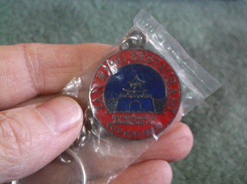 Vintage Yan King Restaurant Manchester NH Keychain ~ NOS - Picture 1 of 3
