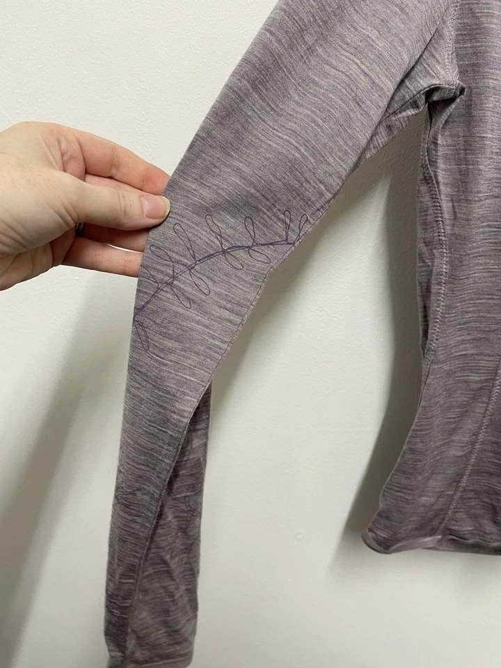 Icebreaker Ladies Merino Wool Top Size Small Grey Floral Design Elastic Edges - Image 4 of 4