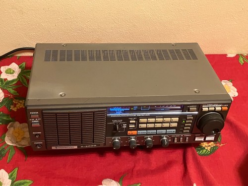 Ricevitore Kenwood R-2000 150 kHz - 30 MHz Communication Receiver - Photo 2/2