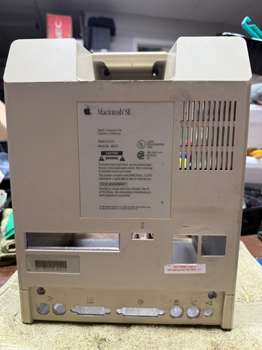 Macintosh SE back case - Picture 2 of 7