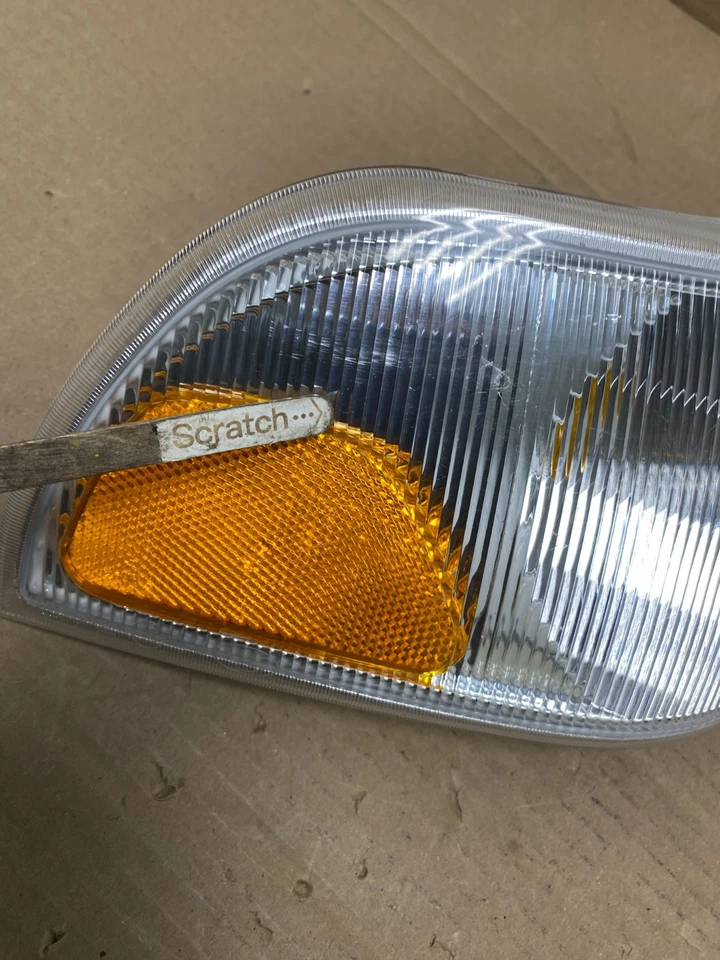 1998 to 2001 Volvo C70 Right Passenger Side Turn Signal OEM U0761 DW - Image 4 of 4