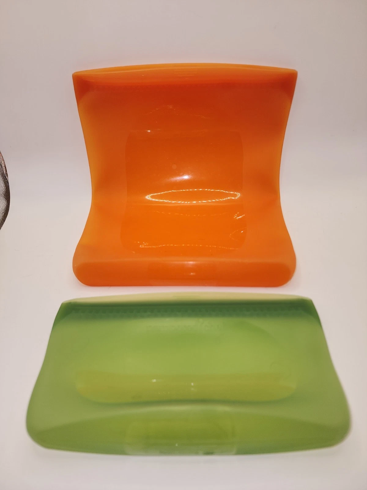 Pampered Chef Reusable Silicone Pouches Sealable Large Orange & Small Green
Opens in a new window or