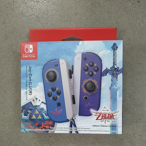 Nintendo Switch Joy-con The Legend of Zelda Skyward Sword Edition (Limited Edit… - Picture 2 of 6