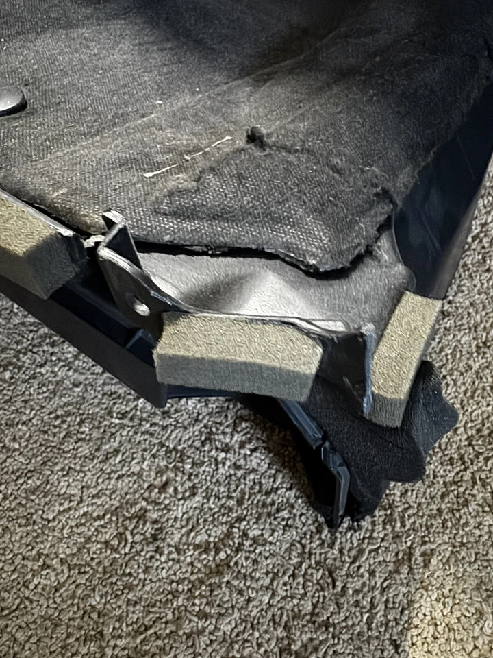 道奇 Charger 2016 Hellcat 机舱过滤器套件损坏零件按原样 — 第 4/4 张图片