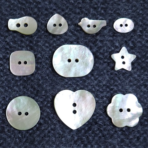 Mother of Pearl Buttons 2 Hole Natural Akoya Iridescent Shell Pack 10-1000 Agoya - Picture 2 of 64