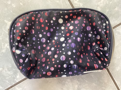 Adrienne Vittadini Cosmetic Bag. - Picture 2 of 10
