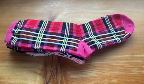 ¡Nuevo! Calcetines Kate Spade Crew 3pk KSNY Talla 4-10 Botellas Rosa Divertido 🍾 - Imagen 5 de 5