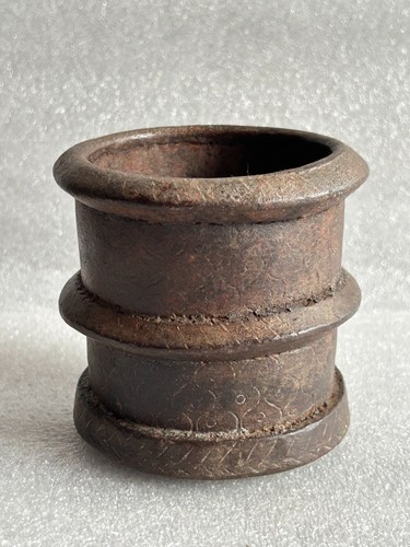 VINTAGE RARE HAND CARVED SOLID RUSTIC CAST IRON RICH PATINA MORTAR & PESTLE SET - Picture 10 of 17
