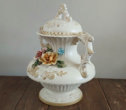 Large Vintage 13" Capodimonte Porcelain Vase with Lid Made in Italy. - Picture 11 of 19