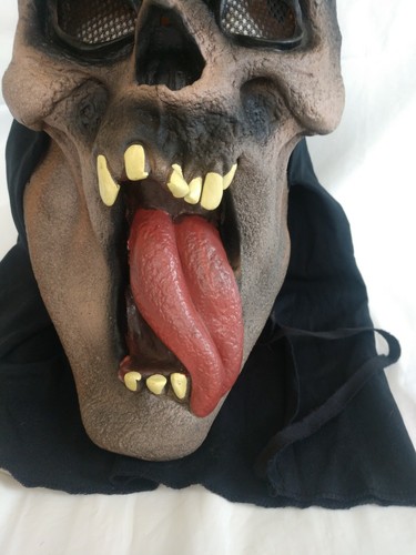 Adult Scary Dead Hooded Monster Ghoul with long Tongue Mask Costume - Picture 4 of 8