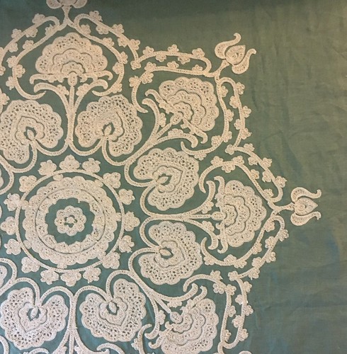 2.5 meters x WILLIAM MORRIS "Indian Loop" Embroidered LINEN fabric Persian Antiq - Picture 2 of 8