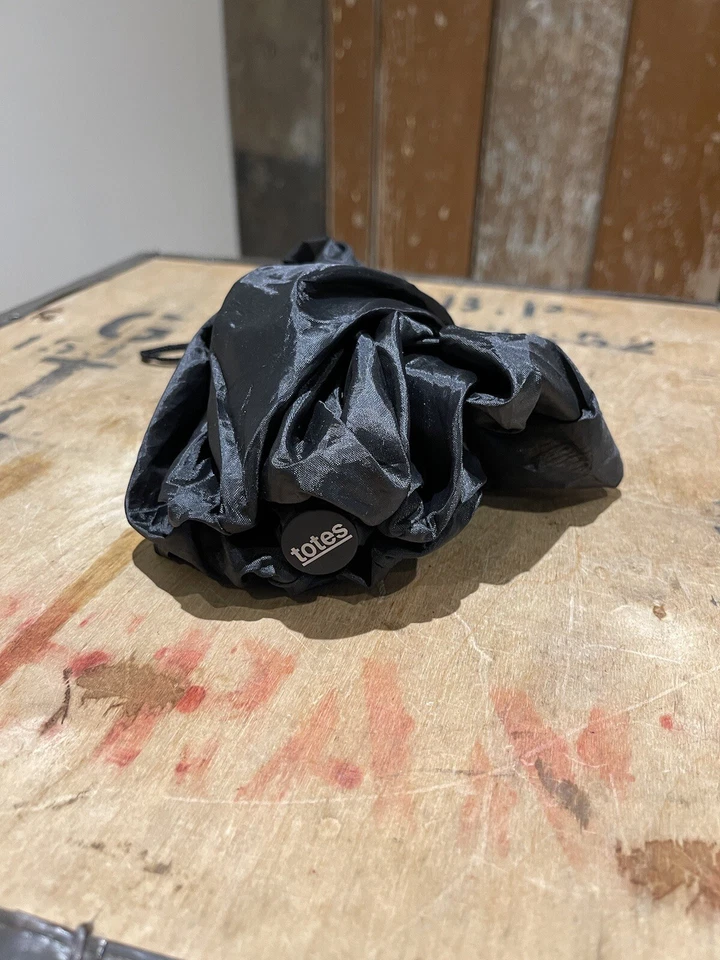 Totes Umbrella Black Handle Strap - Image 3 of 4