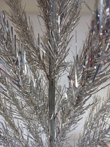 Albero di Natale Mid Century Moderno 6 1/2' Fairyland Alluminio Completo di Scatola - Foto 6 di 14