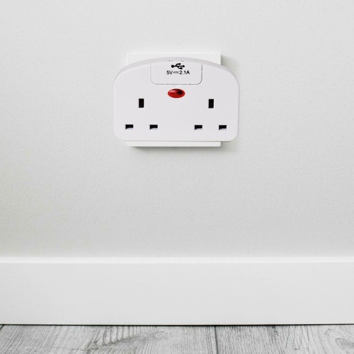 European Travel Adaptor (2pin plug) with Double Wall Sockets with 2 x USB Ports - Picture 6 of 8
