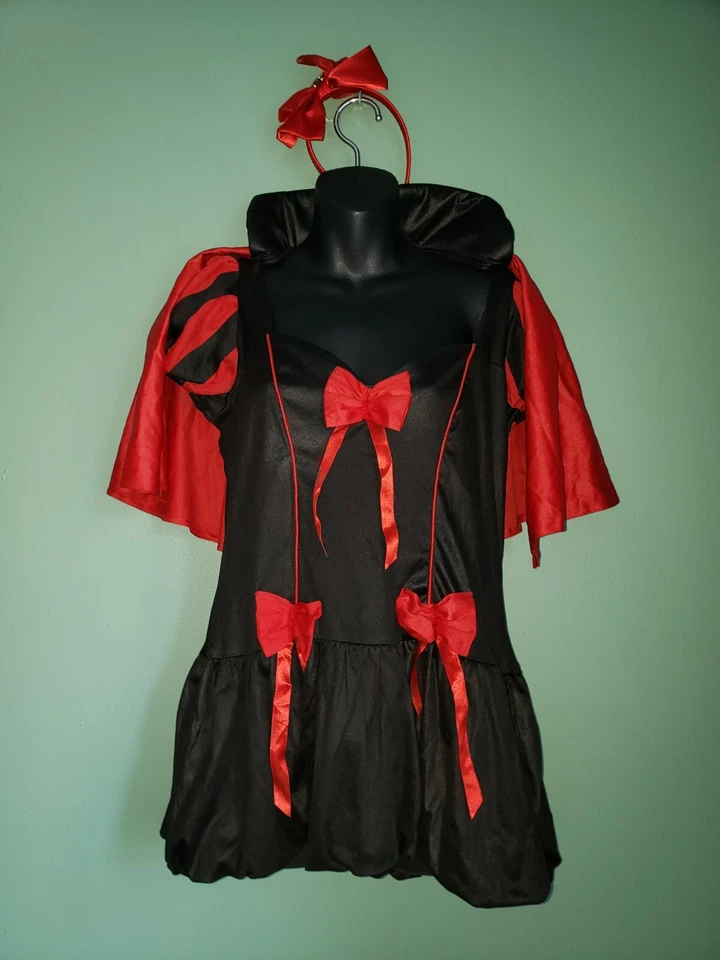 CHARADES BLANCO COMO LA NIEVE EL LADO OSCURO ROJO NEGRO CAPA DIADEMA DISFRAZ S Foto 2 de 4