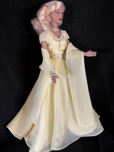 Tonner Effanbee Doll Brenda Starr Blonde “Royal Wedding” Outfit Blue Eyes Box - Picture 3 of 14