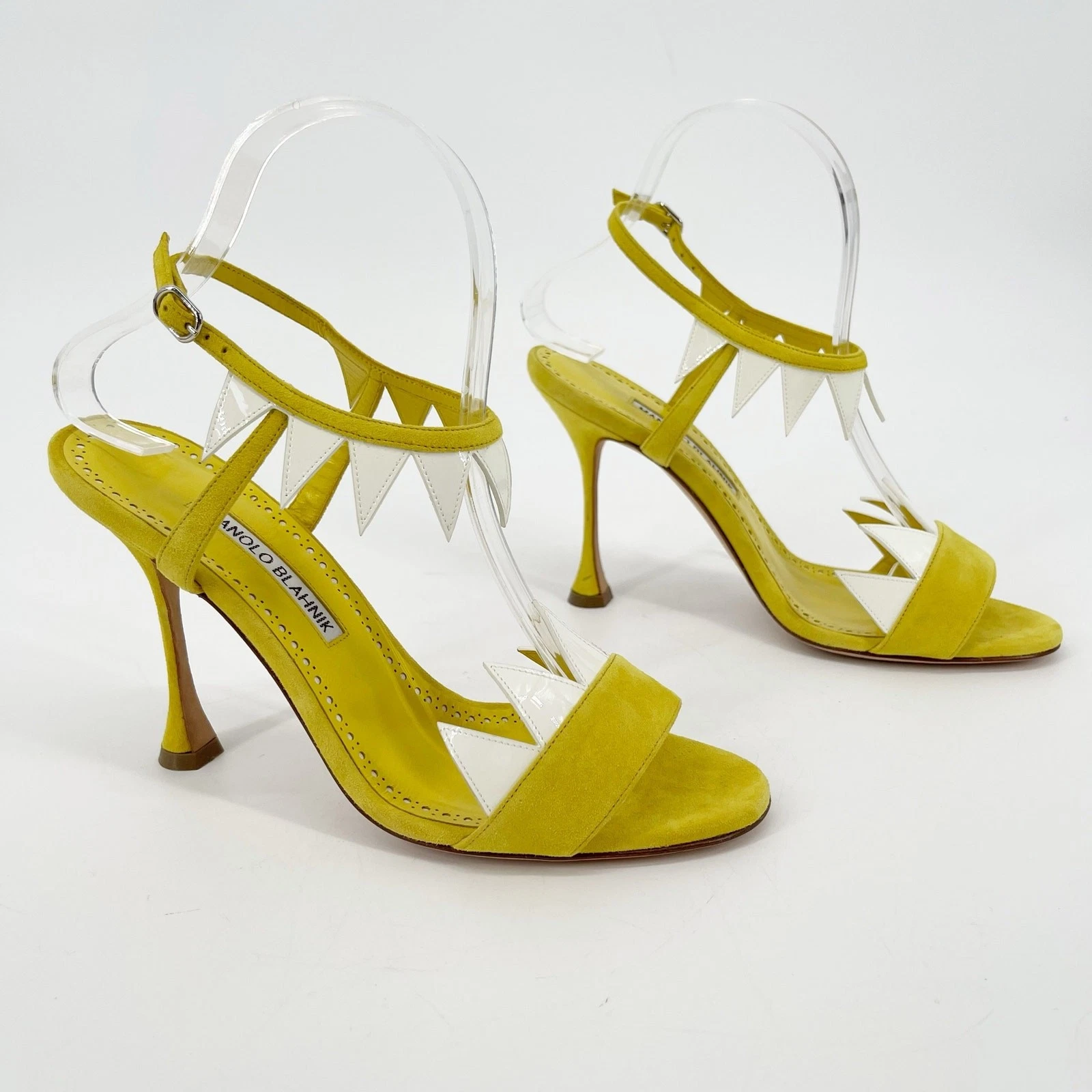MBT Sandali Manolo Blahnik Artaserse 105 in camoscio con rifiniture in pelle giallo IT 37 5