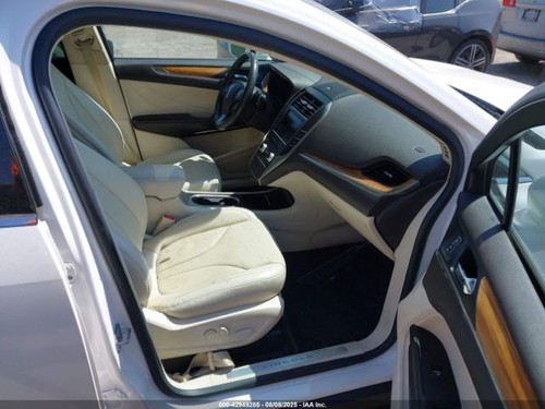 Passenger Right Front Door Vent Glass Fits 15-19 MKC 647608 - Picture 5 of 12
