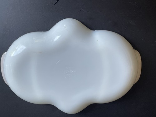 Plato de caramelo de colección Oven Ware Fire King vidrio de leche dividido con adornos dorados - Imagen 3 de 4