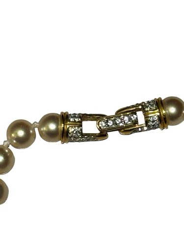 Vintage signed swan swarovski clear&Green crystal faux pearl gold tone necklace - Picture 5 of 8