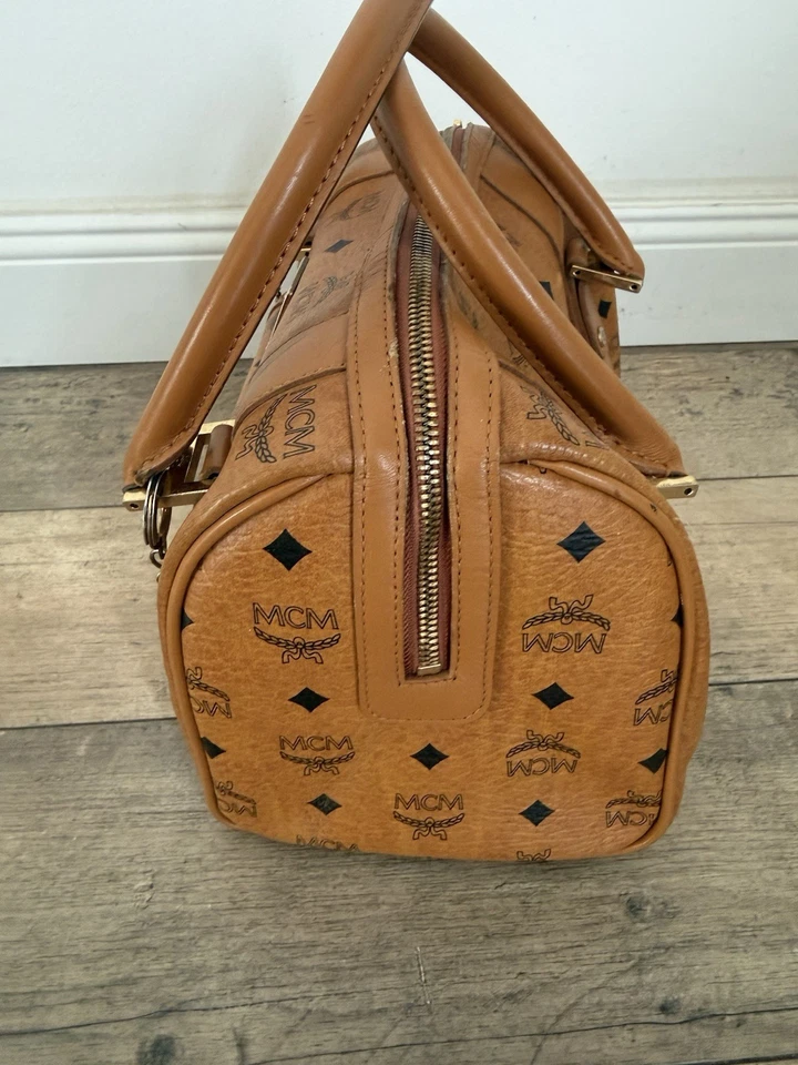 MCM München sacoche cuir marron monogramme, zip, poches, V1461 - Photo 2/4