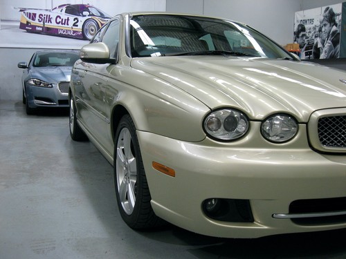 2009 Jaguar X-Type 2.1L V6 LE - Picture 9 of 24