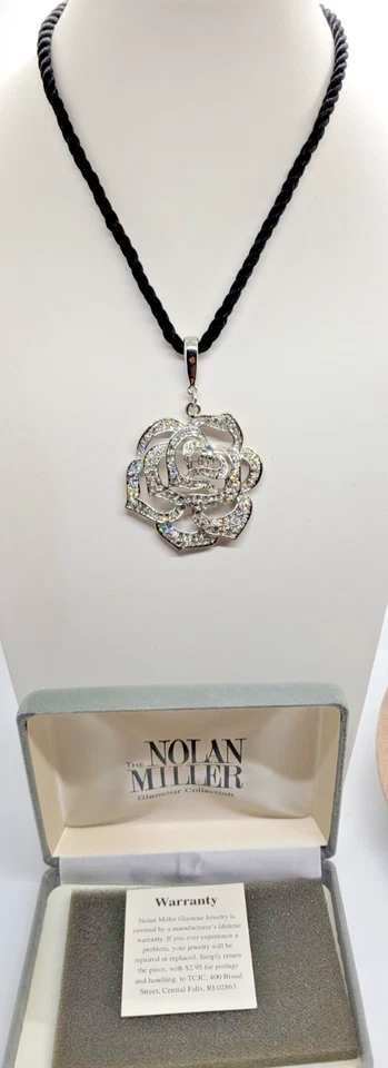 COLLAR DE NAILON NEGRO COLGANTE POTENCIADOR FLOR ROSA CRISTAL RARO NOLAN MILLER 16" Foto 2 de 4