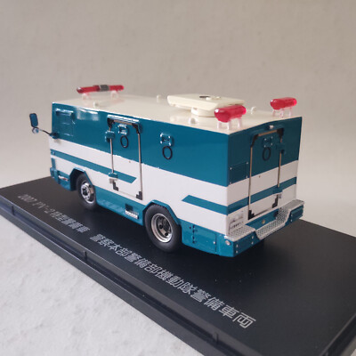 1/18 京商 MINI VAN POLICE BLUE ミニバン ポリス！ Amazon | 京商 1/18 モーリス ミニクーパー バン ポリス MINI
