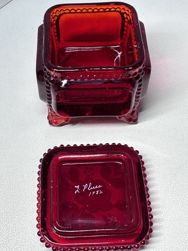 Vintage 1982 Westmoreland SQUARE RUBY RED Trinket Box Rose Floral Artist Signed - Picture 6 of 9