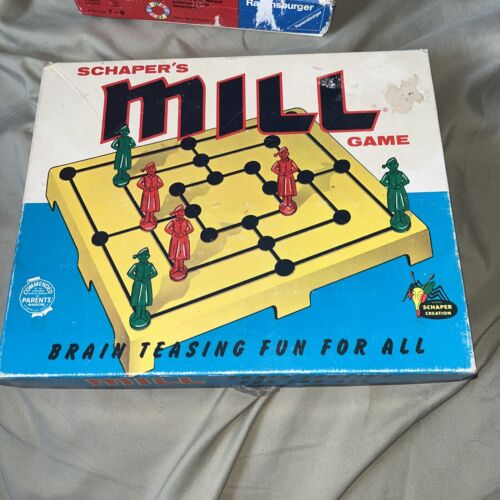 Rare Vintage Old SCHAPER'S MILL GAME 1960's Boxed & Compete 9 Men (Green & Red) - Imagen 1 de 7