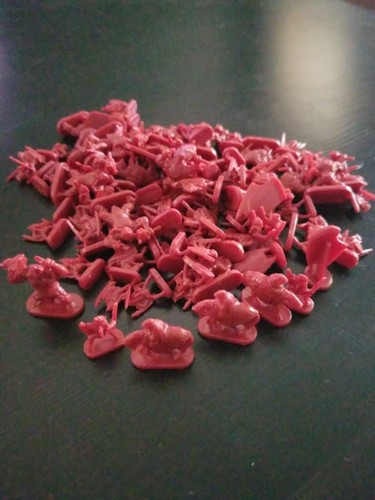 Risk Lord of the Rings Trilogy Edition Game Replacement Red Army 90 Pieces ONLY! - Picture 1 of 1