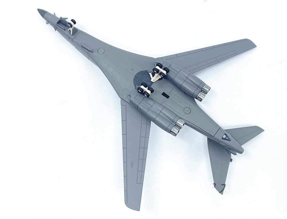 Air Force B-1B B1 Lancer strategic alloy finished model WLTK 1/200 U.S.