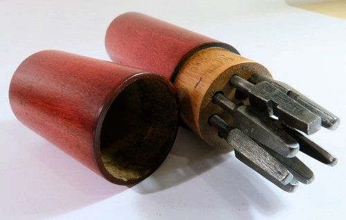 Antique Turned Solid Maple Box with Set of Keen Kutter & Morse Brace Drill Bits - Picture 8 of 16