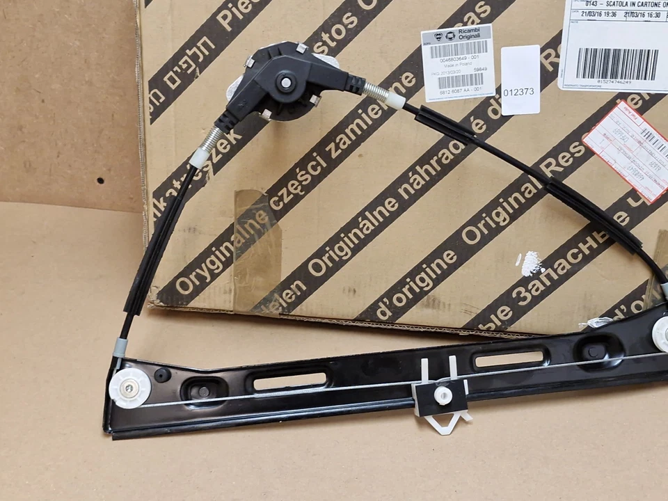Fiat Panda Mk2 169 Front Right Manual Window Regulator 04-2012 46803649 Genuine - Image 4 of 4