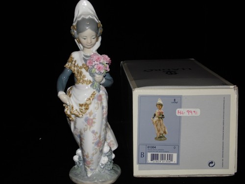lladro Figurine # 1304 VALENCIAN GIRL retired 9.75" tall FANTASTIC MIB
