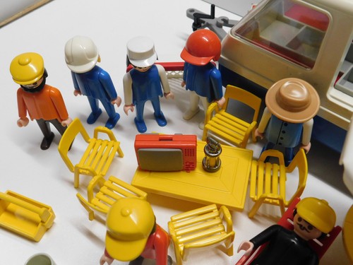 Playmobil 3588 Campinganhänger Wohnwagen Wohnanhänger Figuren Zubehör - Set F - Bild 9 von 15