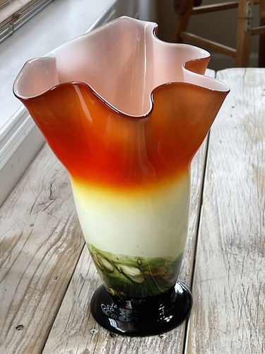 VINTAGE TALL MULTI-COLORED HANDBLOWN PEDESTAL HANDKERCHIEF VASE - Picture 1 of 9