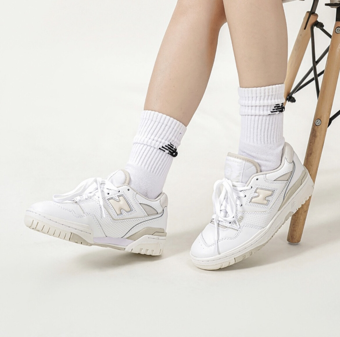 550 Leather Sneakers in White - New Balance