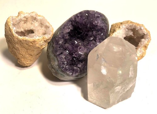 3 Piedras Muy Hermosas - Cristal Cuarzo, Amatista y Geoda Cueva - RC - Imagen 9 de 9