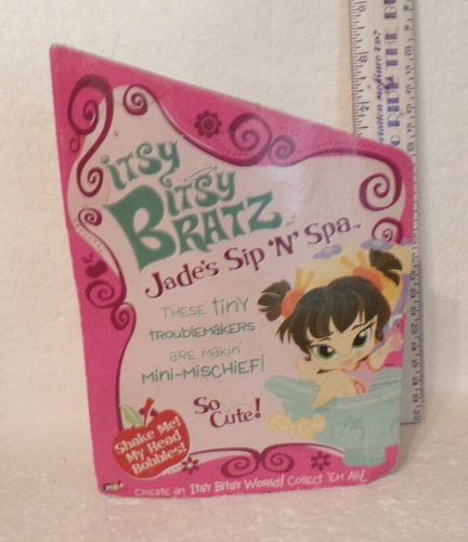 LOOK MGA ITSY BITSY BRATZ JADE'S SIP 'N' SPA NIP - Picture 3 of 3